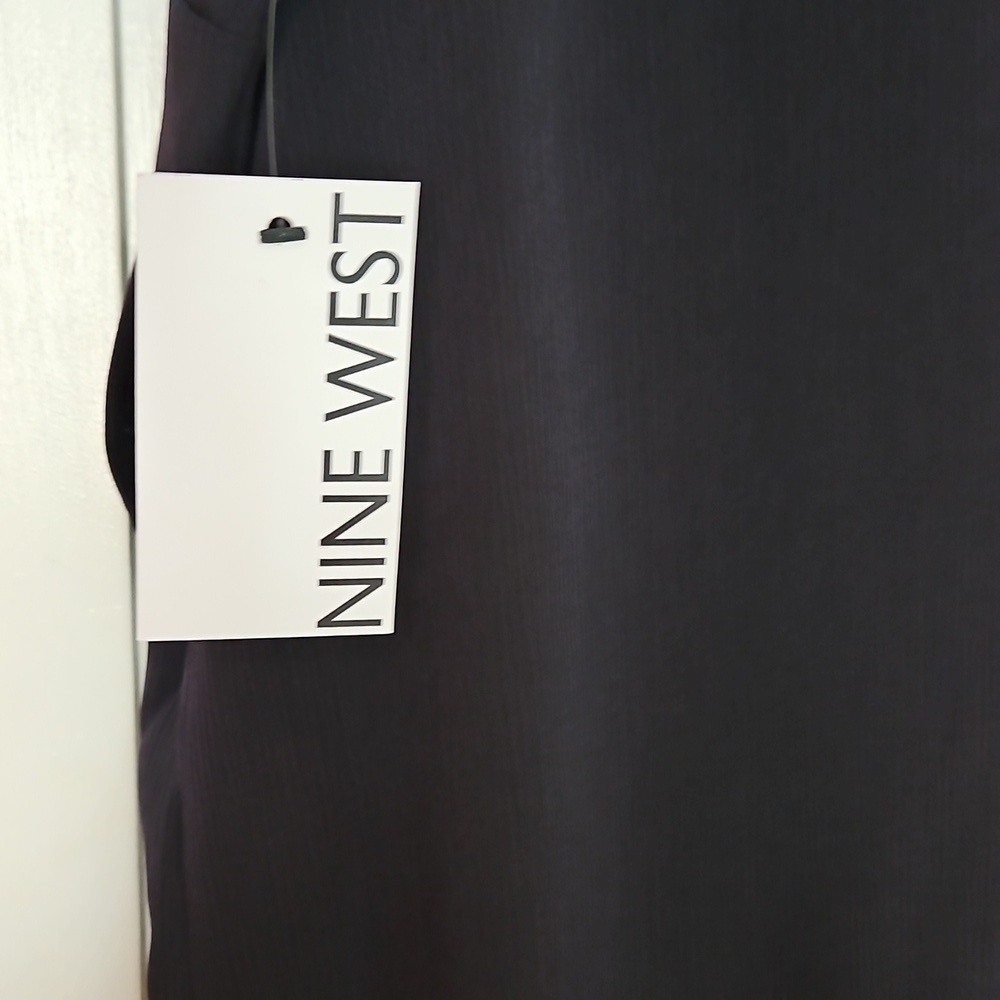 Nine West Black Sleeveless Top, Ruffle Neckline, Gold Snaps, Size XL, NWT - Picture 5 of 7